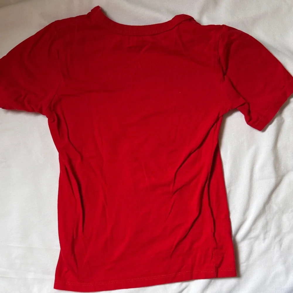 The Children's Place Red Short Sleeve Tee with Colorful Chameleons 5T